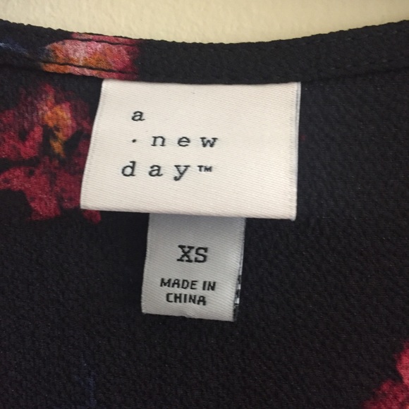 A New Day Blouse - Picture 6 of 8